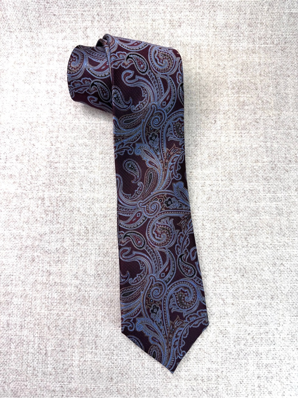 Joseph Abboud Tie Plum, Blue Paisley necktie 100% silk 3” skinny width designer